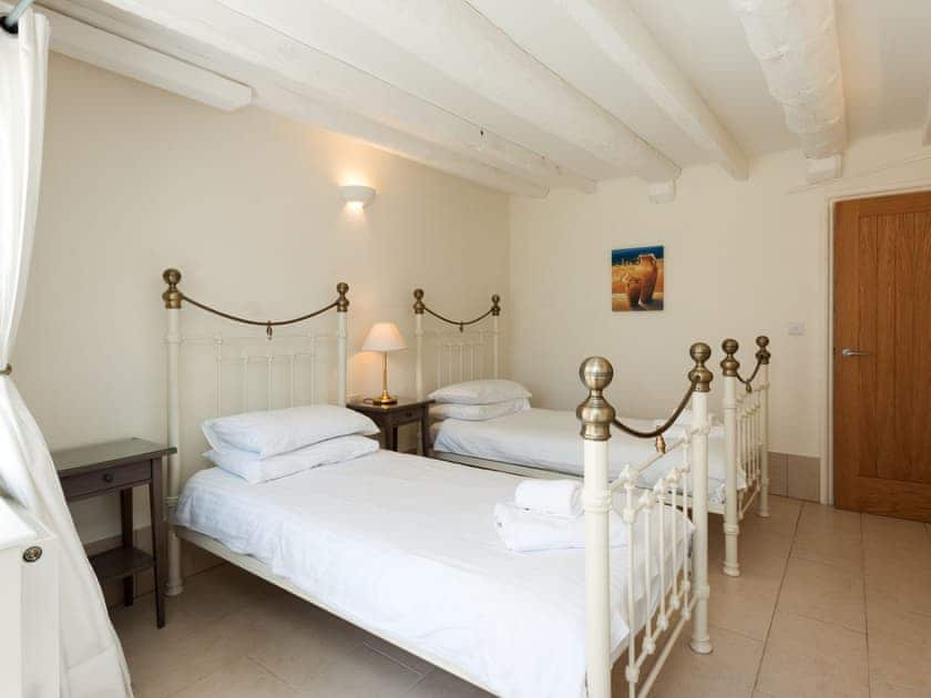 Charming twin bedroom | Beacon Boathouse, Dartmouth