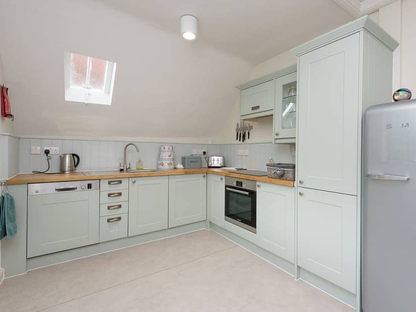 Well equipped kitchen | Stable Yard Cottage, Selborne, near Alton