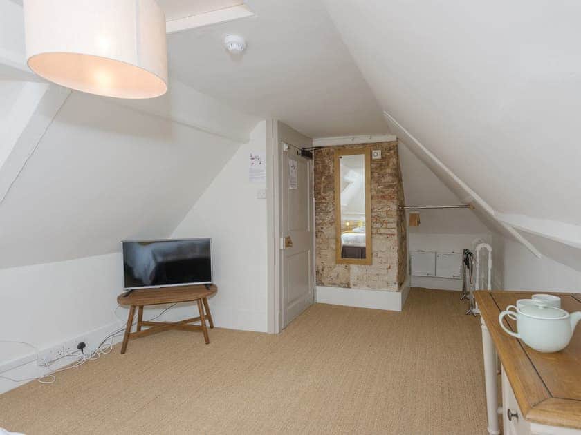 Spacious bedroom | Stable Yard Cottage, Selborne, near Alton