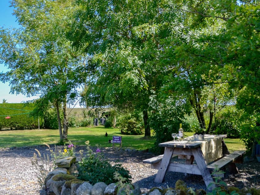 Garden and grounds | Carse Cottage, Twynholm by Kirkcudbright