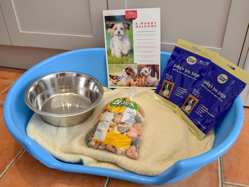 Pet welcome pack | Pengraig, near Tregaron