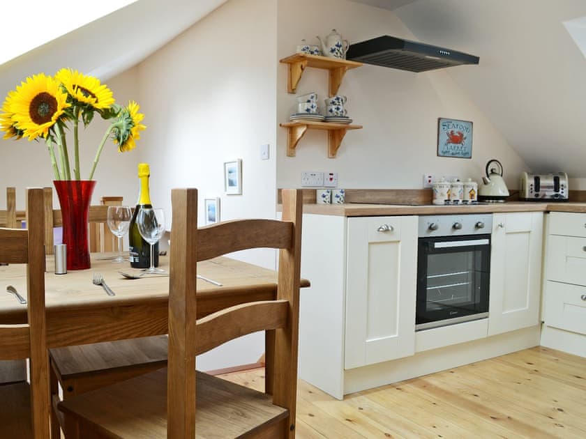 Inviting kitchen/dining area | Stonechat Barn - Little Derril, Derril, near Bude