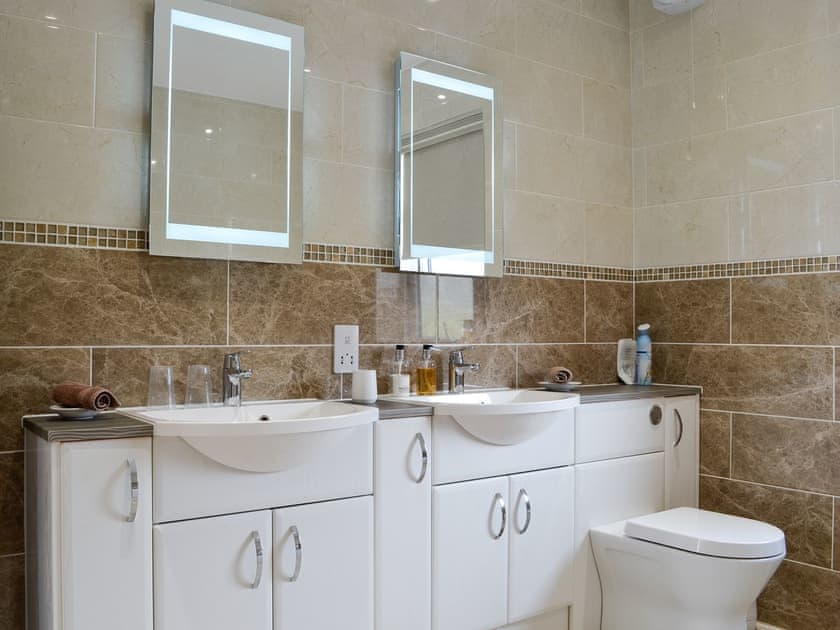 Bathroom | Liftingstane Cottage - Liftingstane, Closeburn, near Thornhill