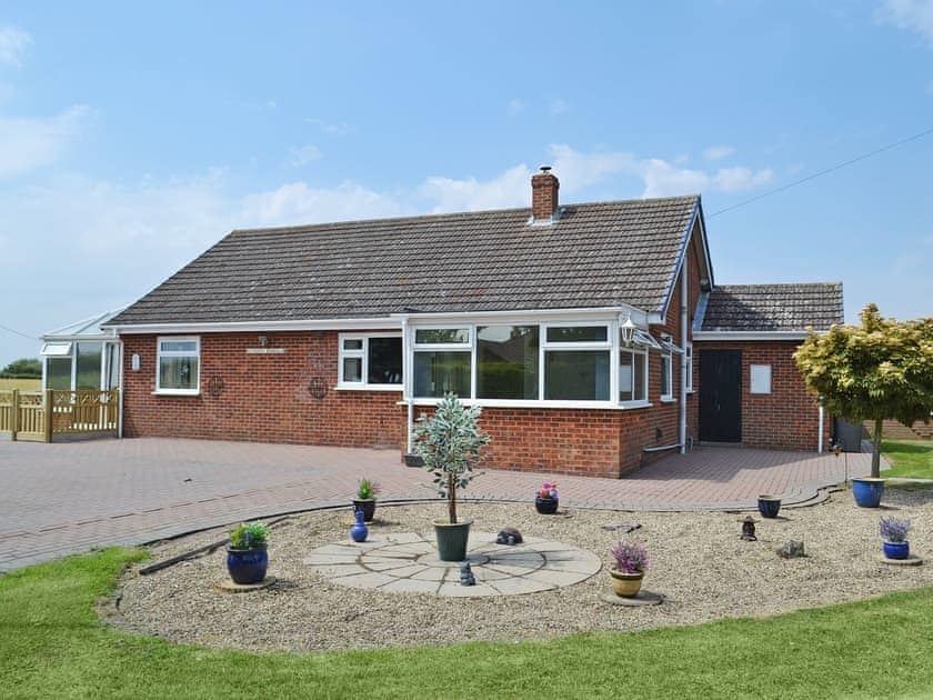 Delighful detached bungalow | Authorpe Bungalow, Hogsthorpe, near Skegness