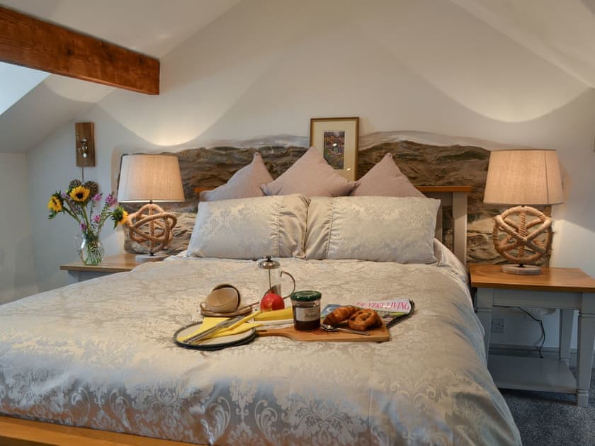 Cosy double bedroom | Ty Bobbet, Penysarn