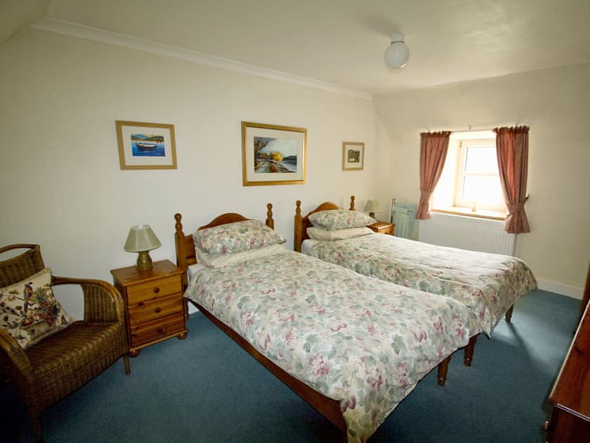 Comfortable twin bedroom | Coelard Farmhouse, Appin