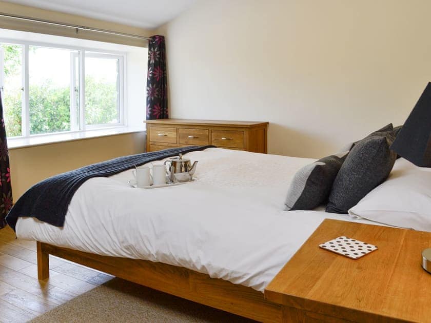 Peaceful double bedroom | Sgubor Ucha, Llanrhychwyn, Trefriw