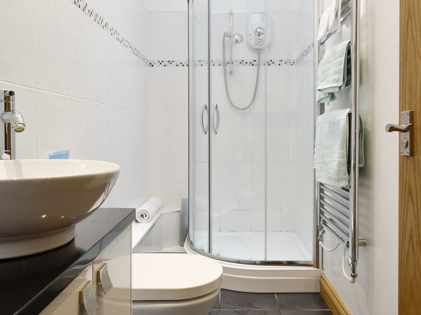 En-suite shower room | Sgubor Ucha, Llanrhychwyn, Trefriw