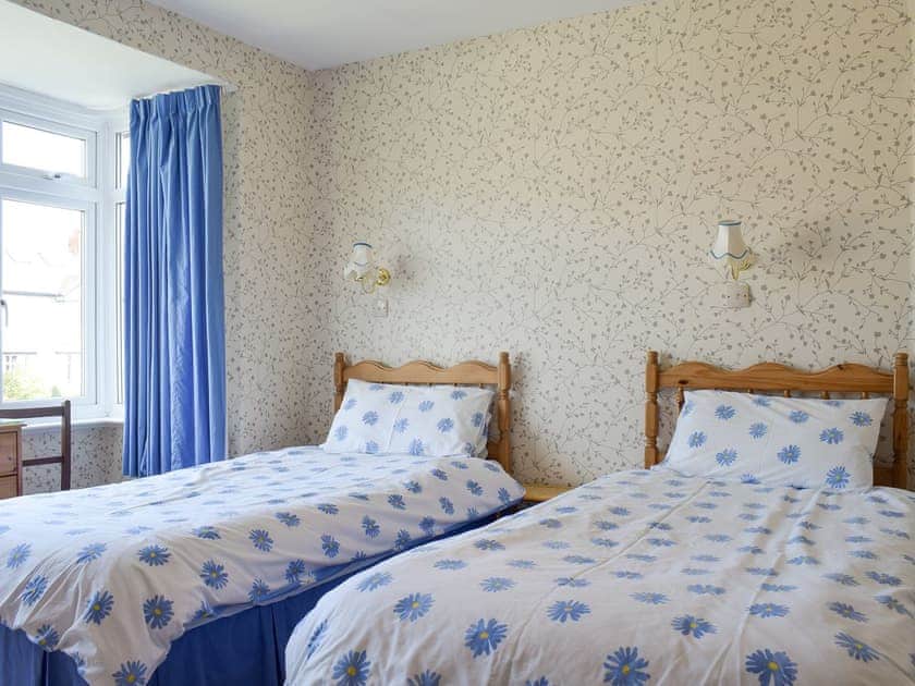 Good-sized twin bedroom | Rose Garth, Robin Hood’s Bay