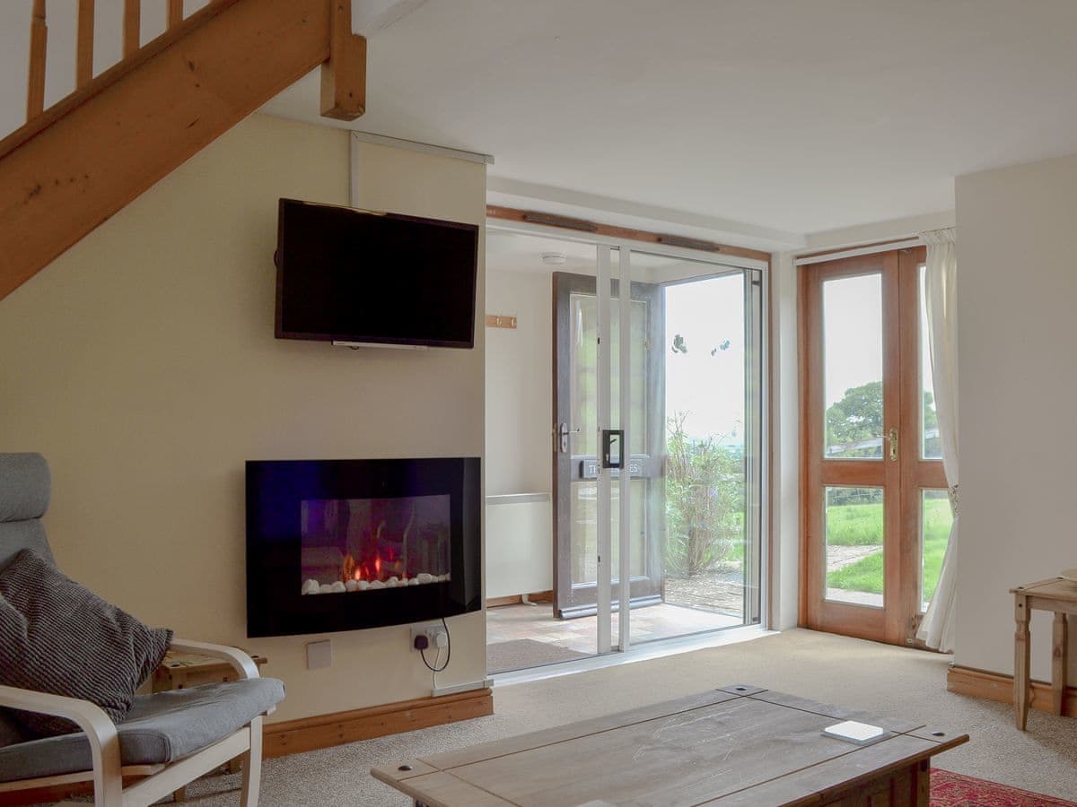 Smiths Farm Cottages The Stables Ref Ukc3749 In Charmouth