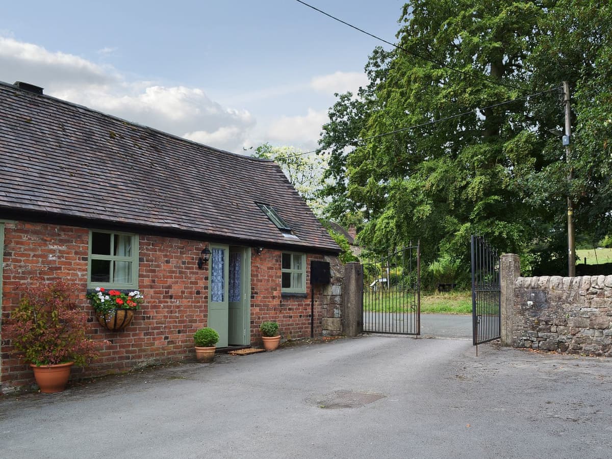 Brookfarm Cottages - Honeysuckle Cottage