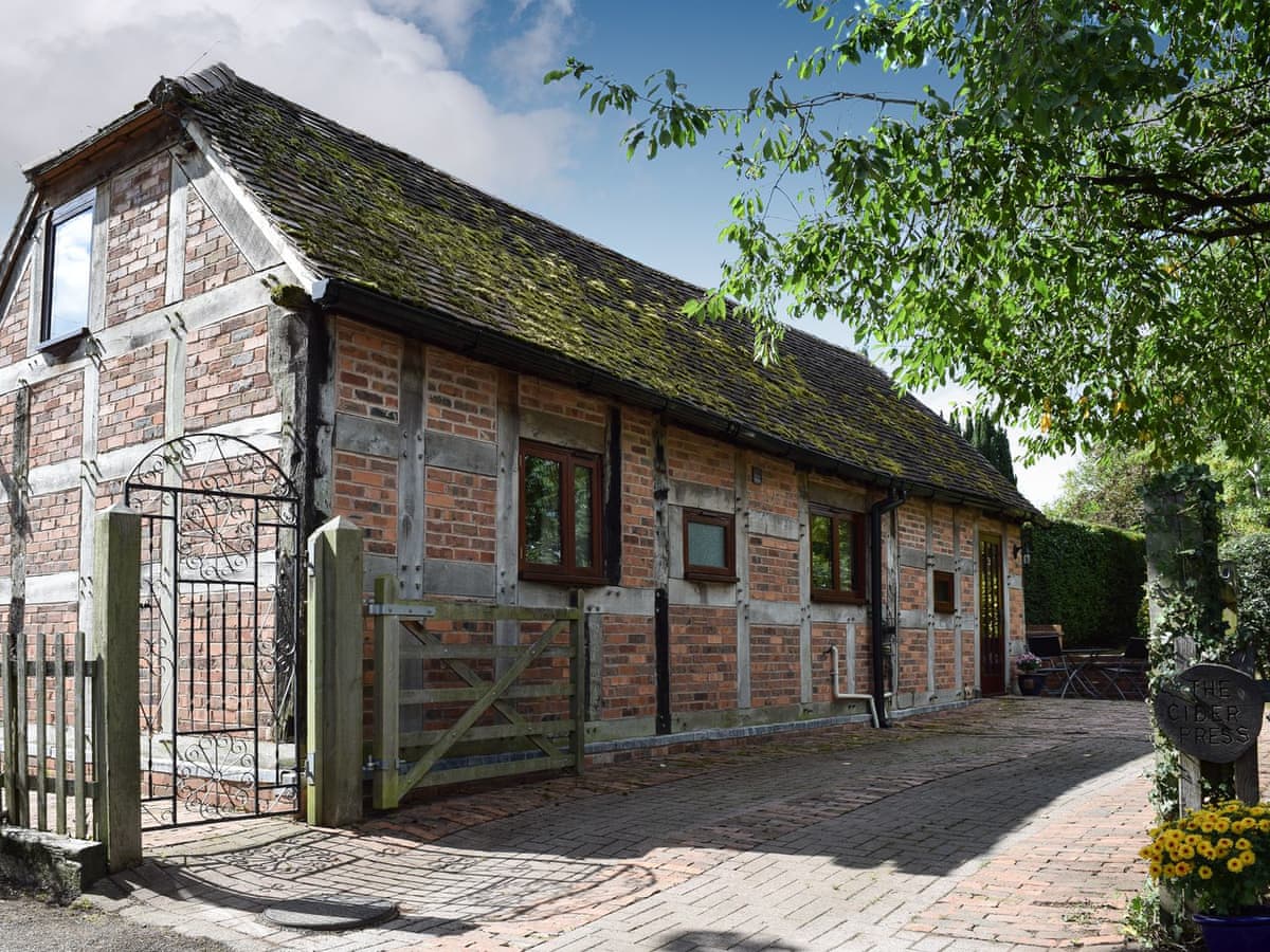 Lawn Farm Retreats - The Cider Press near Bredon Hill