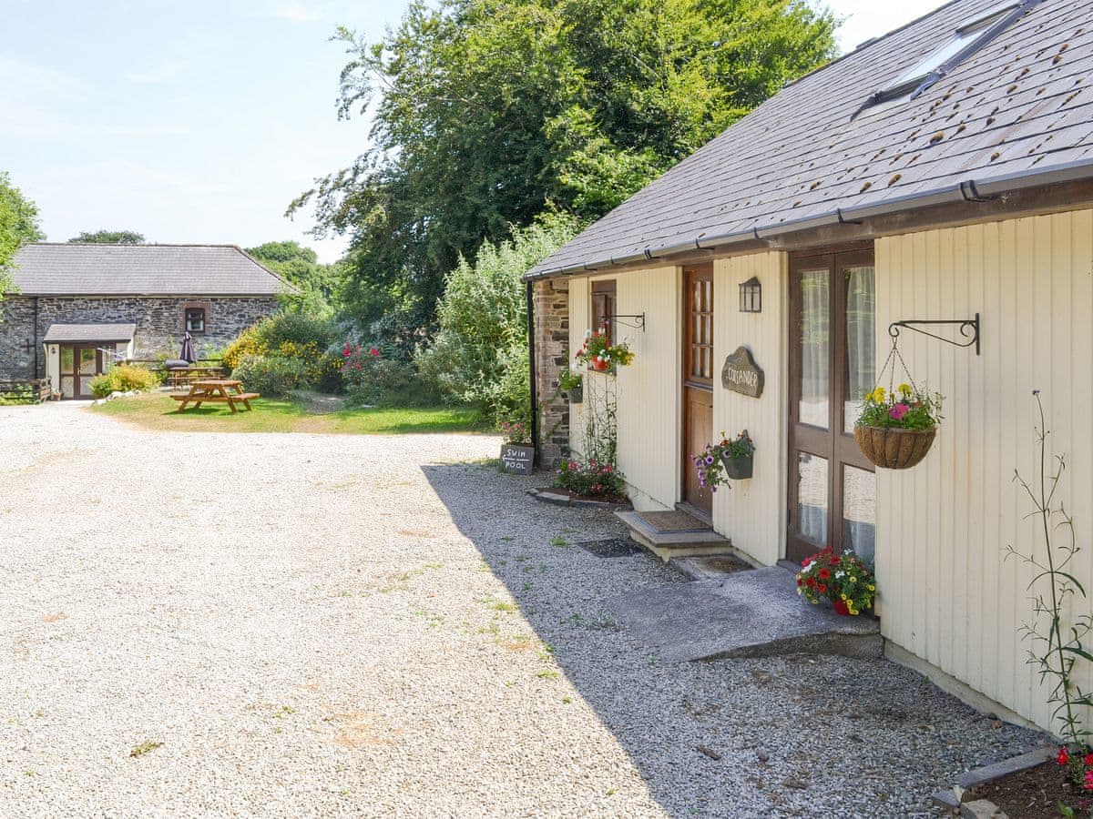Sherrill Farm Holiday Cottages Coriander Ref Ukc1434 In