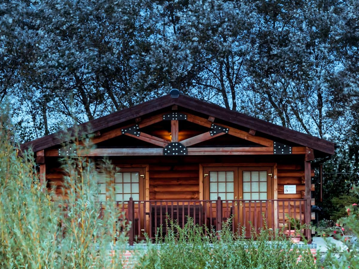 No. 6 Lake View Lodge