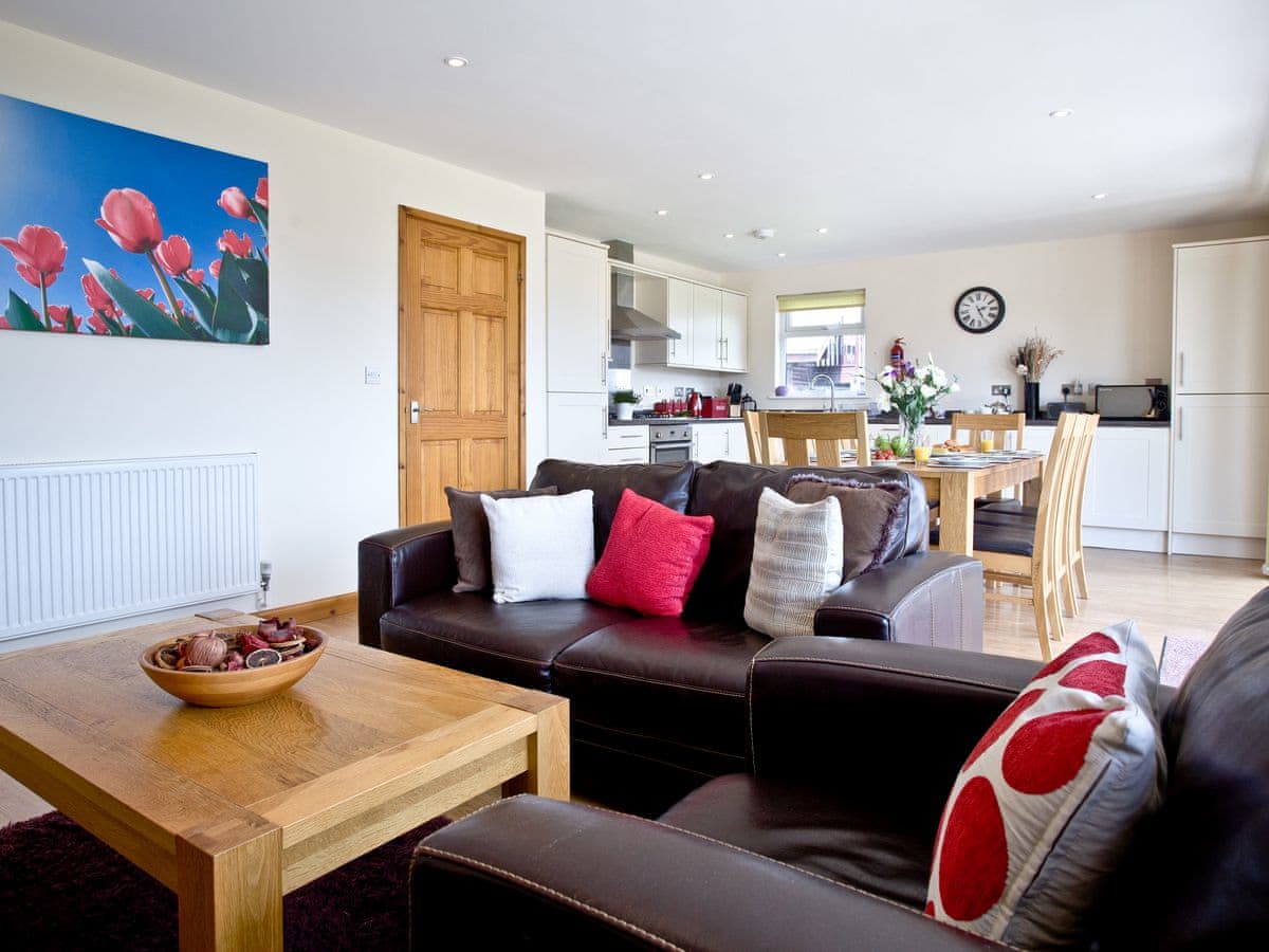 Cedar Lodge - Holiday lodge in South West England - Image 2