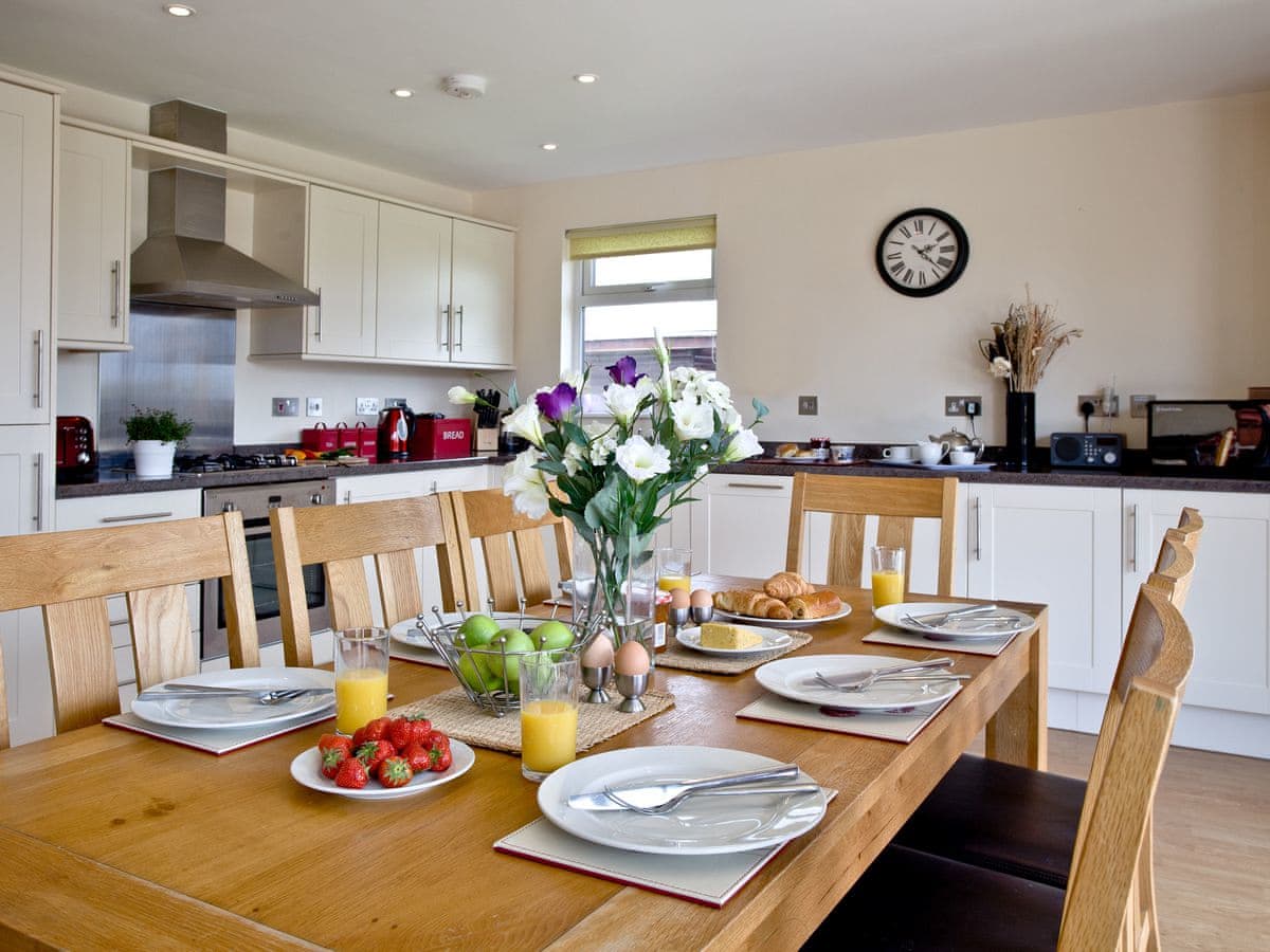 Cedar Lodge - Holiday lodge in South West England - Image 3