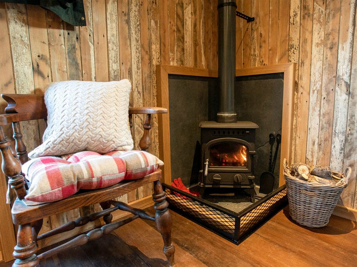 The Shepherds Hut At Gowan Bank Farm Ref Uk10229 In Ings Near