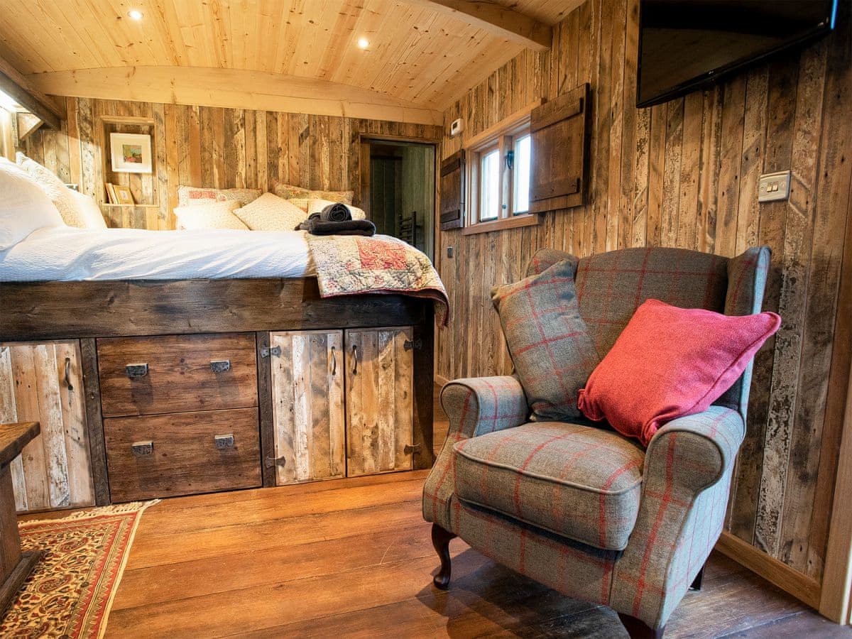 The Shepherds Hut At Gowan Bank Farm Ref Uk10229 In Ings Near