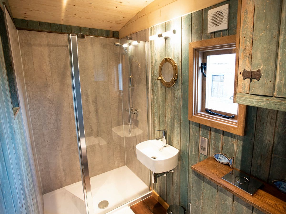 The Shepherds Hut At Gowan Bank Farm Ref Uk10229 In Ings Near