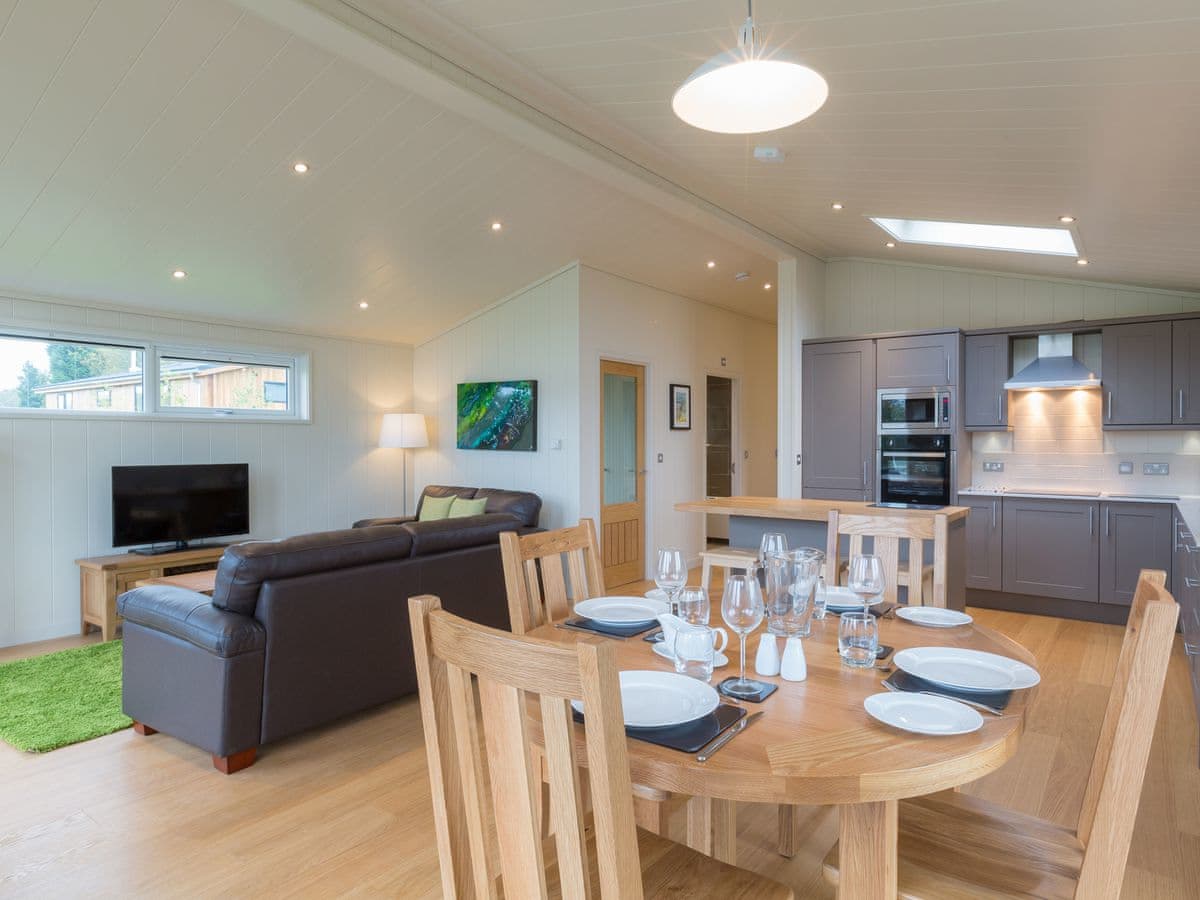 Cedar Lodge - Holiday lodge in Southern England - Image 4