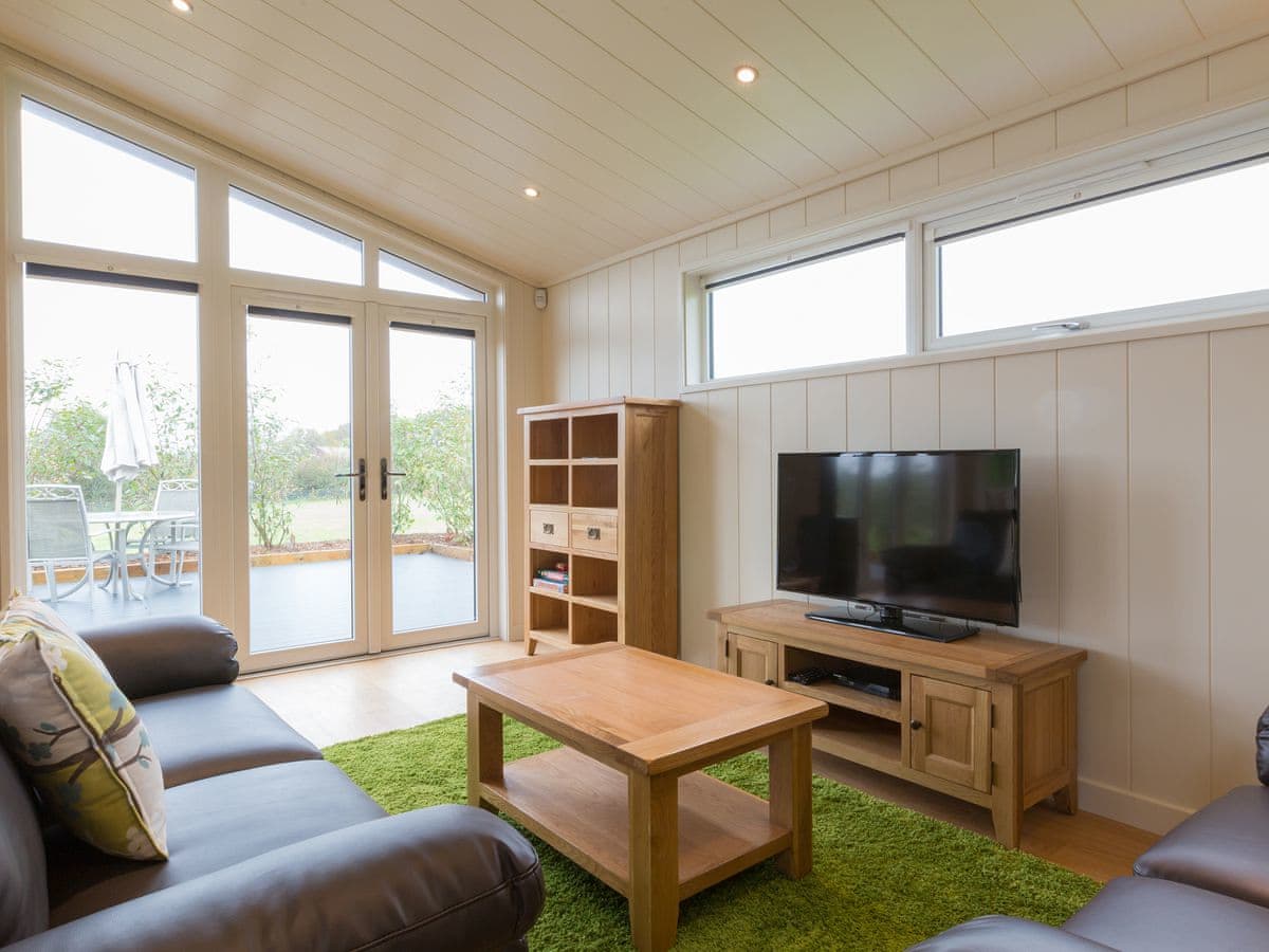 Cedar Lodge - Holiday lodge in Southern England - Image 5