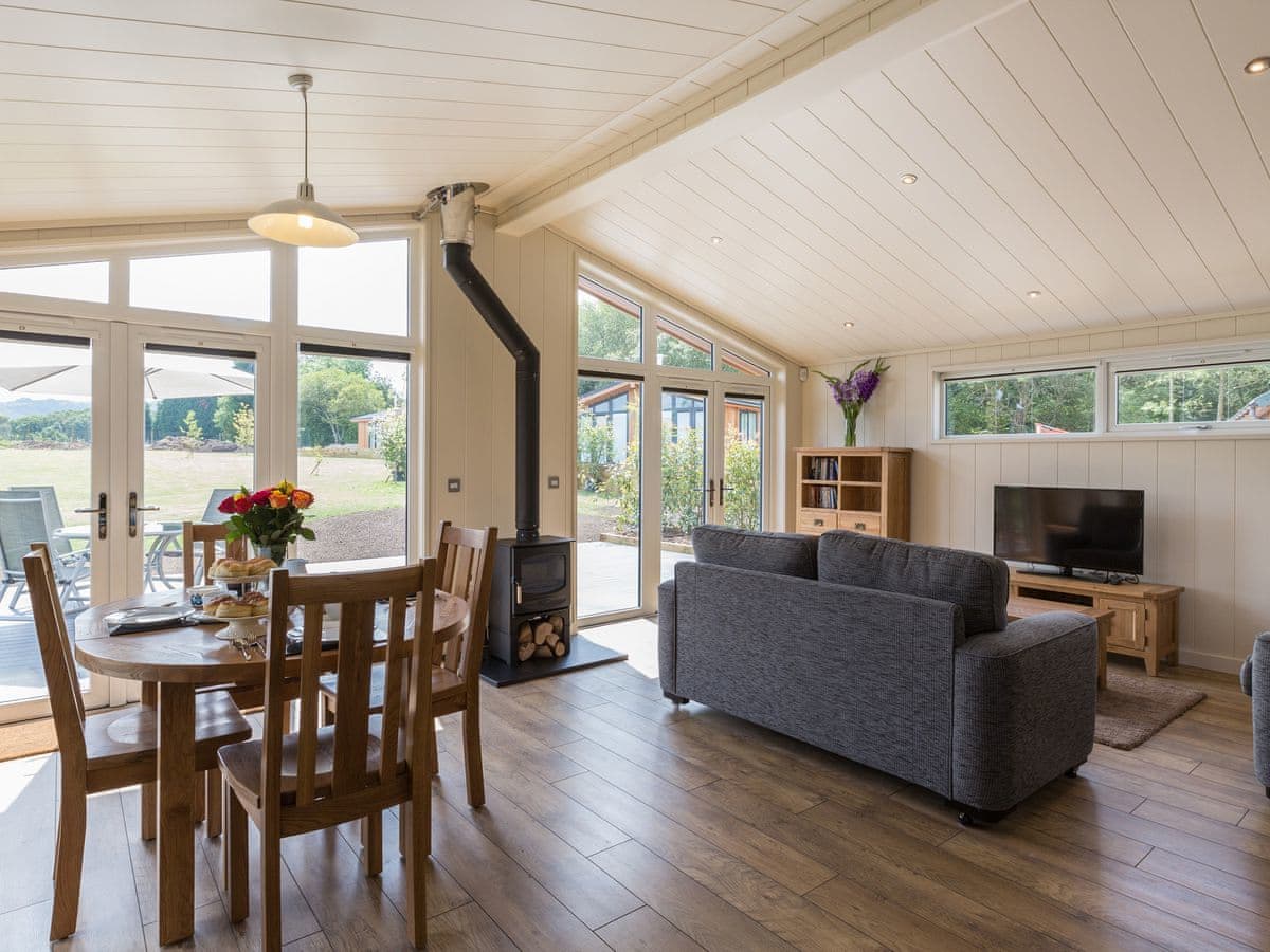 Oak Lodge - Holiday lodge in Southern England - Image 5