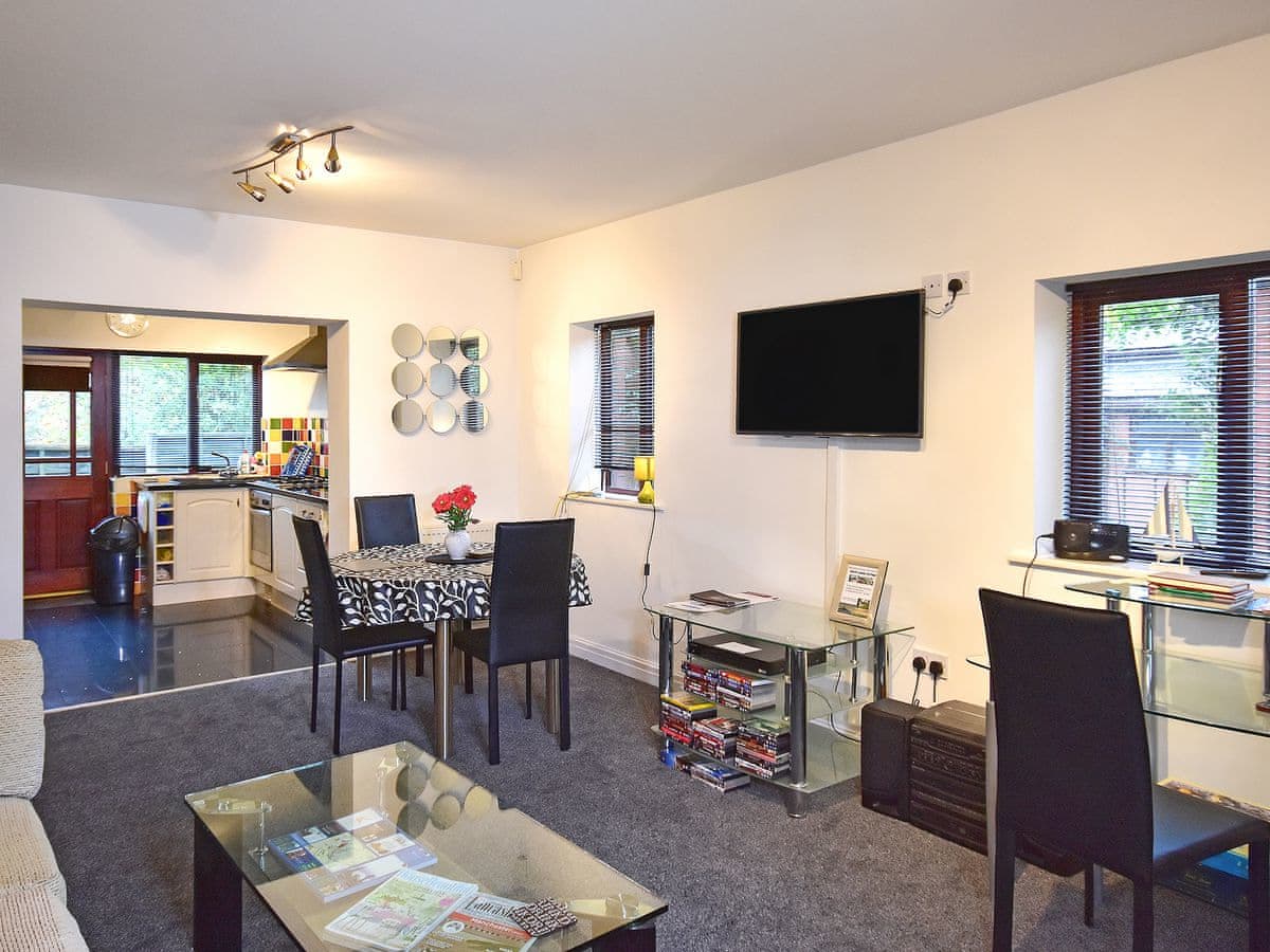 South Lodge Cottage - Holiday lodge in North West England - Image 3