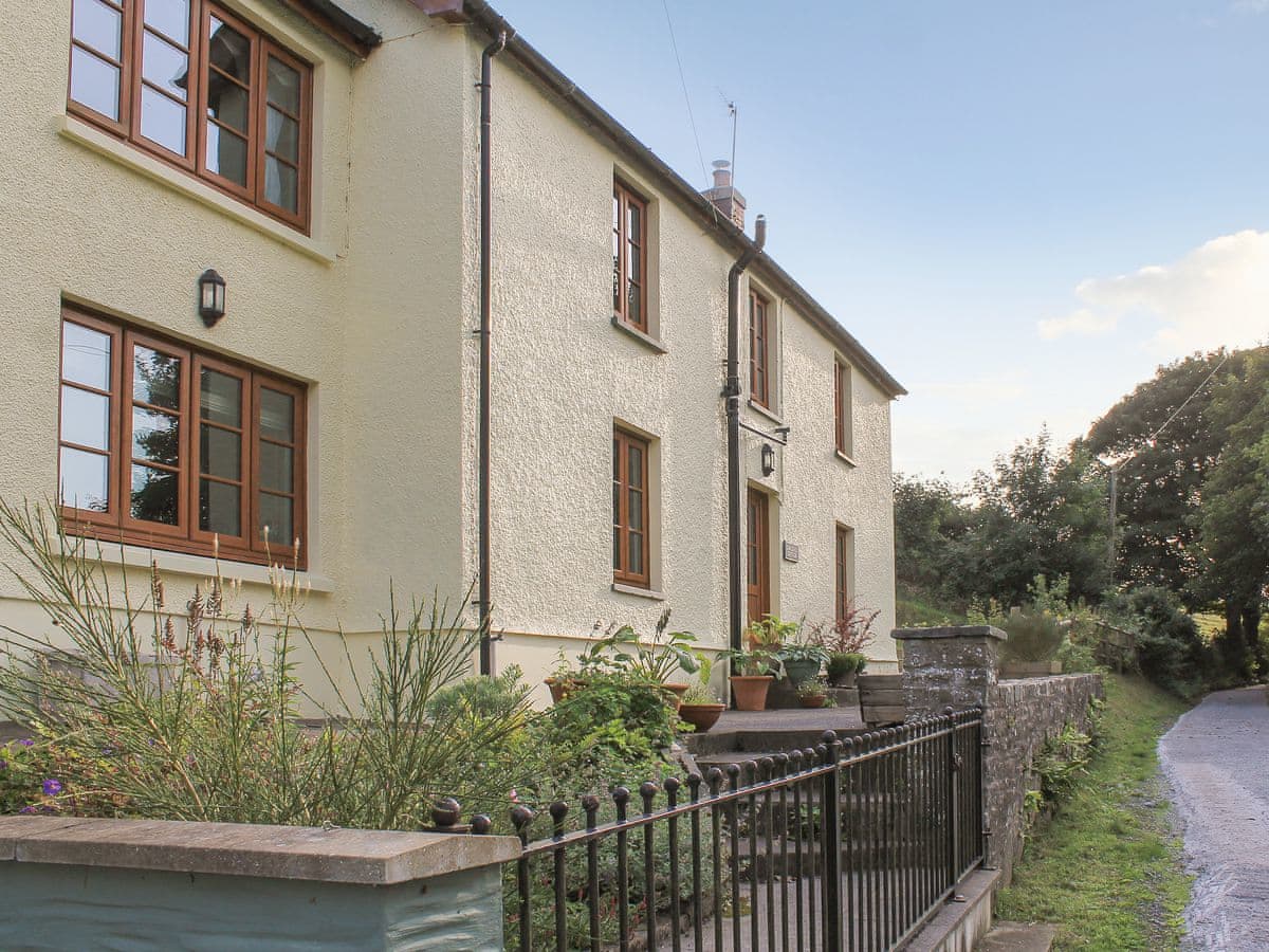 Castle Hill Cottage Ref Uk10458 In Llansteffan Near Carmarthen