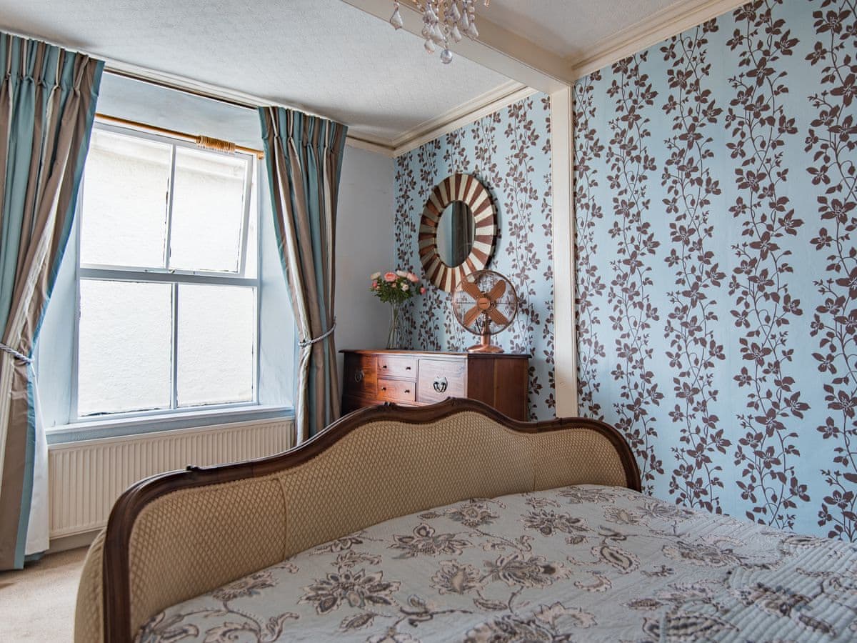 The Beach Cottage Ref M539331 In Sandgate Kent Mulberry Cottages