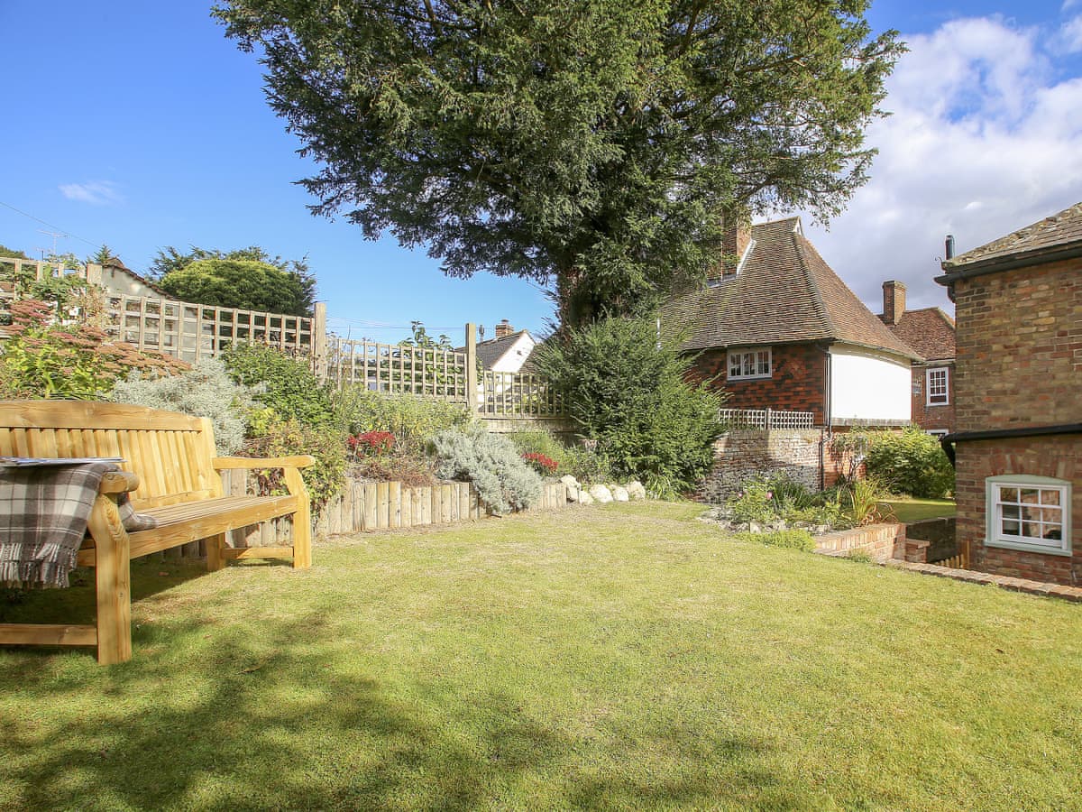 Pilgrim Cottage Ref M416041 In Hollingbourne Kent Mulberry