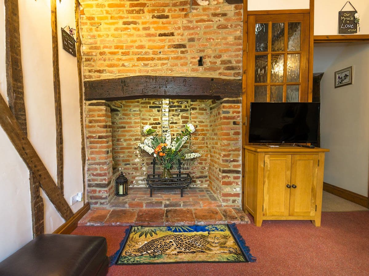 Homelea Cottage Ref M415880 In Canterbury Kent Mulberry Cottages