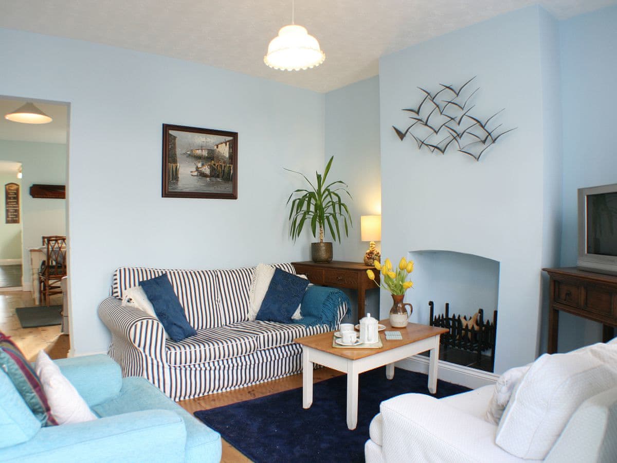 Stowaways Ref M81951 In Whitstable Kent Mulberry Cottages