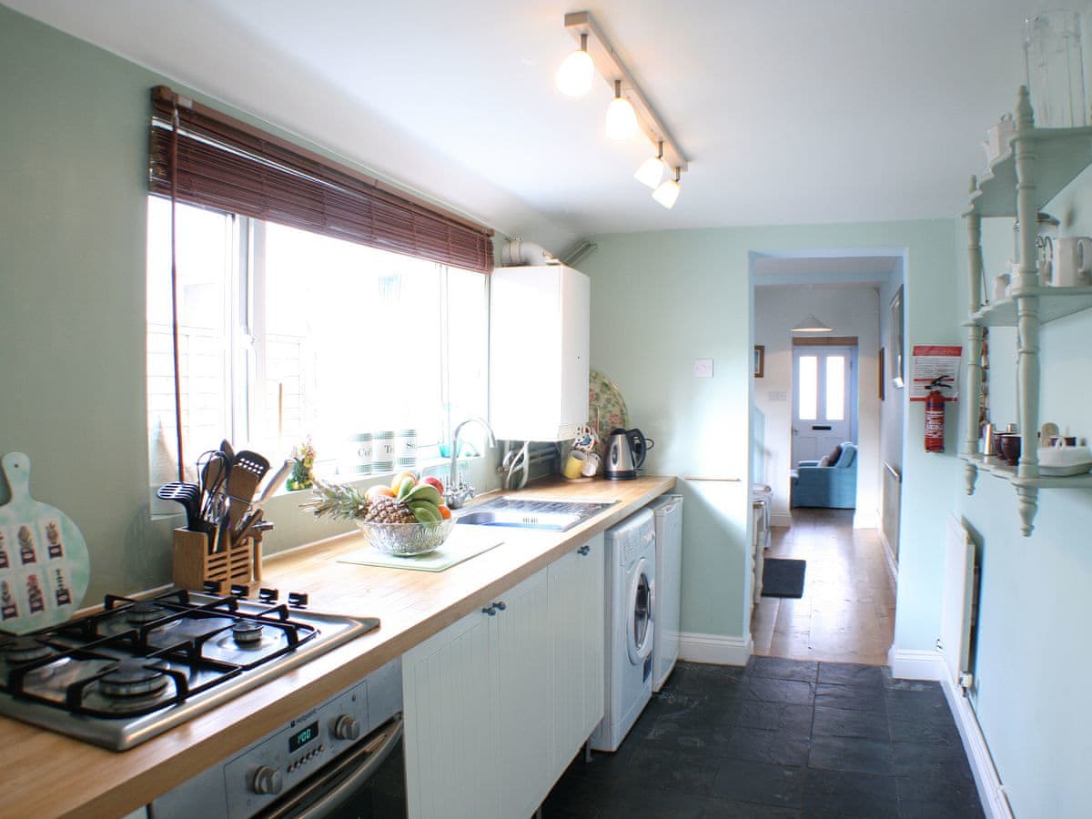 Stowaways Ref M81951 In Whitstable Kent Mulberry Cottages