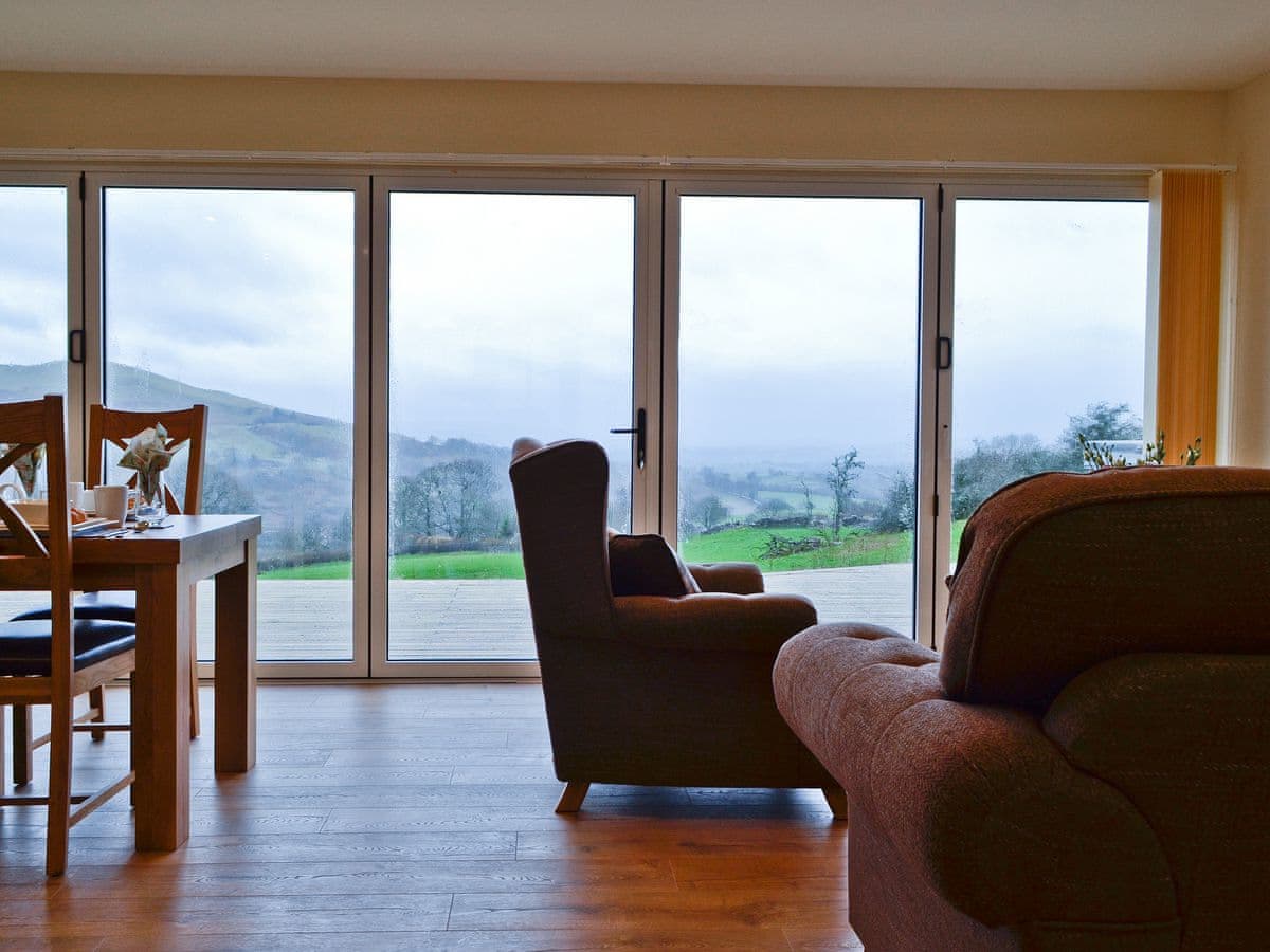 The Lodges - Bluebell Lodge - Image 4