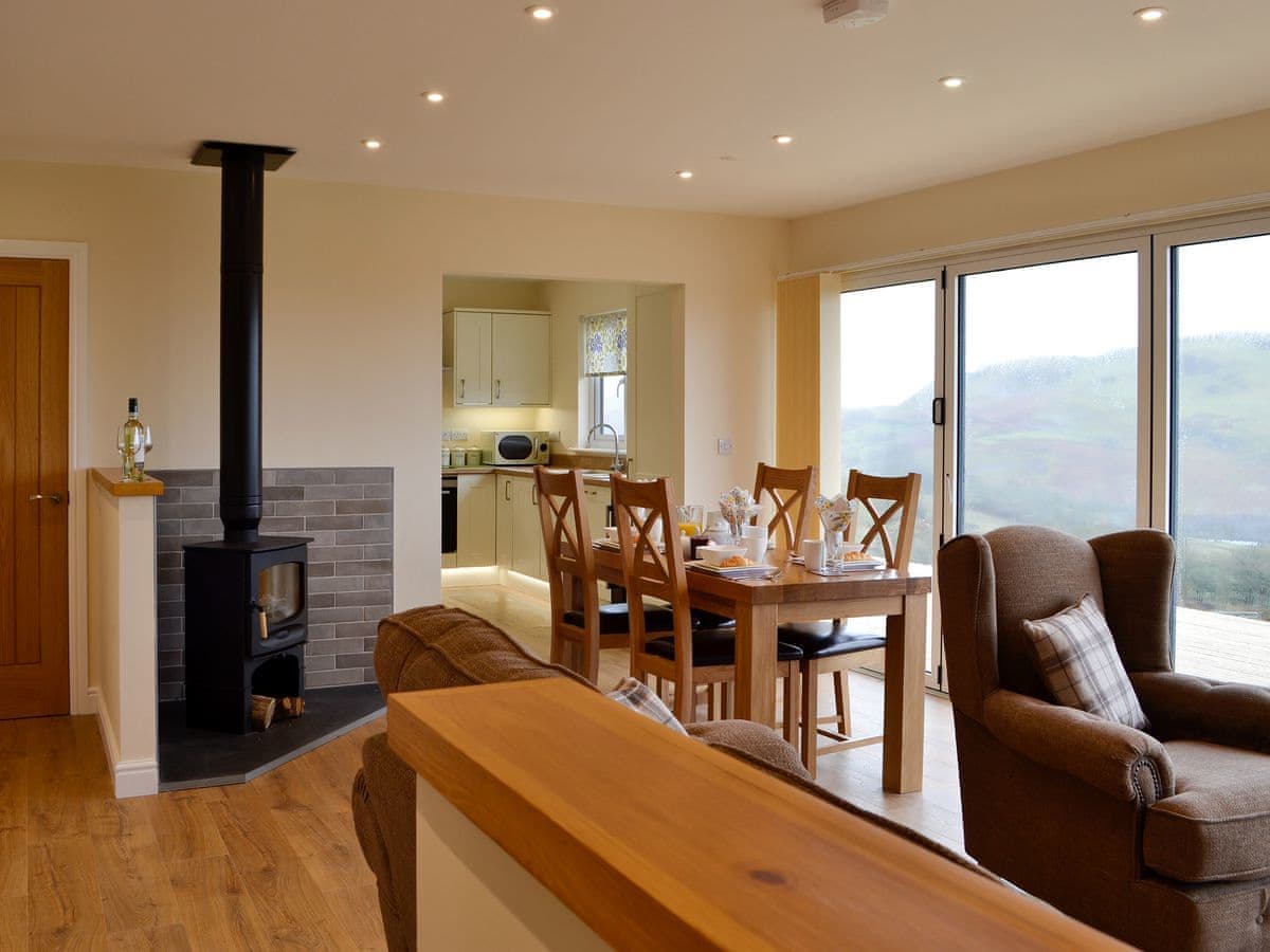The Lodges - Sweet Meadow Lodge - Image 3