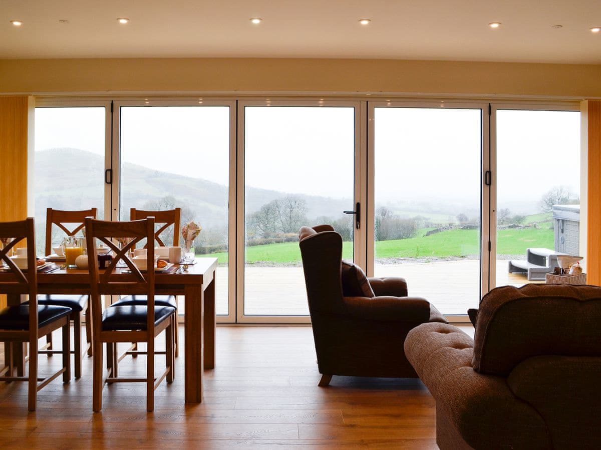 The Lodges - Sweet Meadow Lodge - Image 5