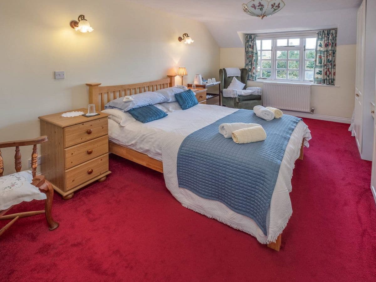 grange farm holidays grange farm house ref ukc2531 in wootton near ryde isle of wight welcomecottages grange farm holidays grange farm house ref ukc2531 in wootton near ryde isle of wight welcomecottages