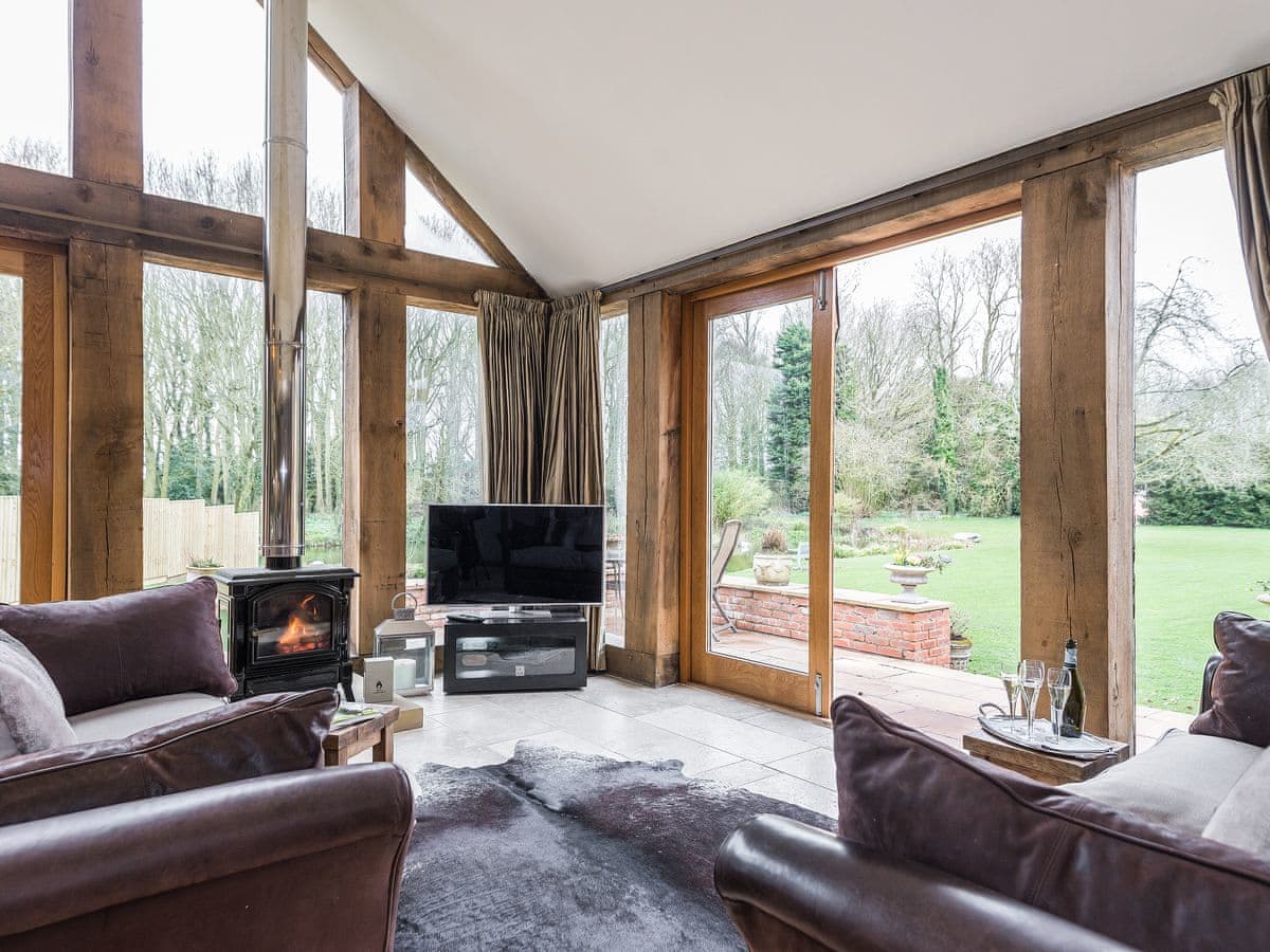 Garden House Cottages - Liliy Pad Lodge - Holiday lodge in Central England - Image 3