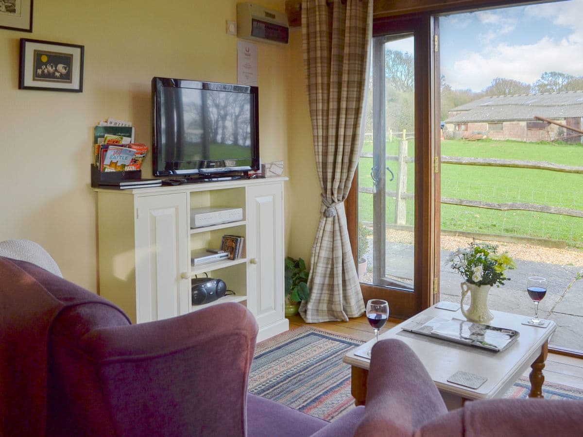 The Cart Lodge - Holiday Lodge in Southern England - Image 2