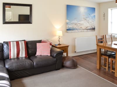 The Bay Sandy Bay Cottage Cottages In Scarborough Filey