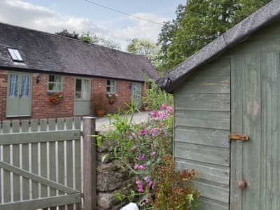 Brookfarm Cottages Jasmine Cottage Cottages In Leek