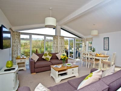 Drake Lodge Lakeview Manor In Honiton Devon Blue Chip Holidays