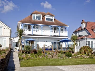 The Blue House Camber Holiday Cottages