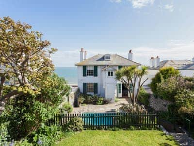 Regency Beach House Ref M205022 In Sandgate Kent Cottages Com