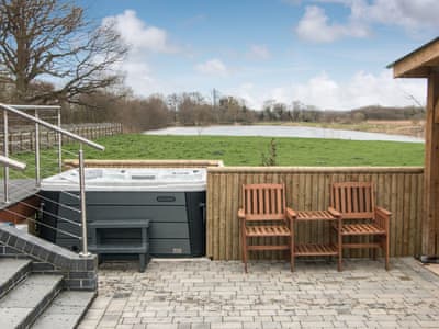 Sunnyside Lodge Ref Uk10790 In Sharpham Near Glastonbury