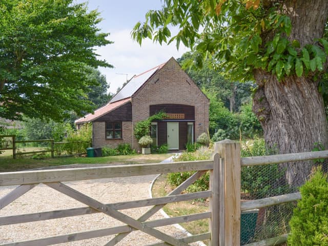 Bird Barn Ref W44101 In Scottow Near Coltishall Norfolk