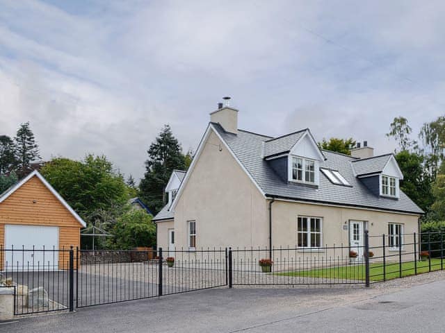 Orchard House Ref Uk5911 In Aboyne Near Banchory Aberdeenshire Cottages Com