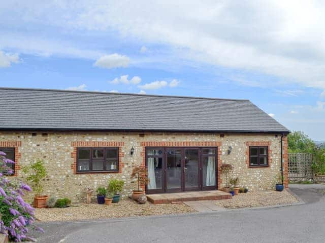 Smiths Farm Cottages The Barn Ref Ukc3750 In Charmouth Near