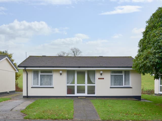 Rosecraddoc Holiday Village Cotehele Ref B6524 In Liskeard