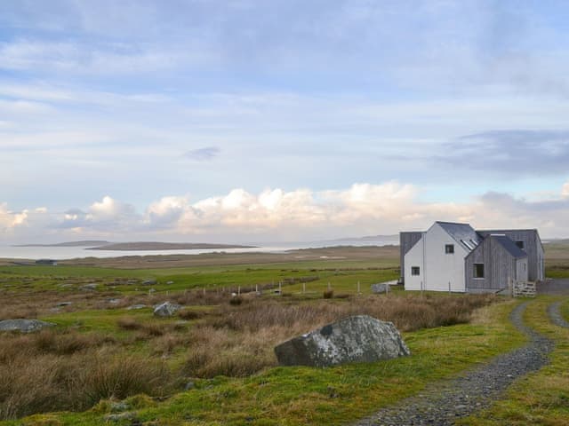 Clachan Lodge Ref Uk10432 In Clachan Sands Isle Of North Uist